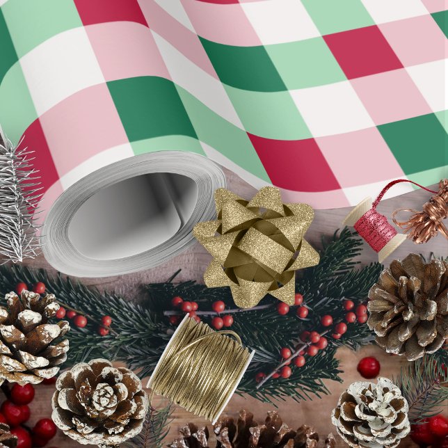 Christmas Gingham - Rot, Grün und Weiß Geschenkpapier (Christmas Gingham - Red, Green and White Wrapping Paper by Leapfroglisics Shop)