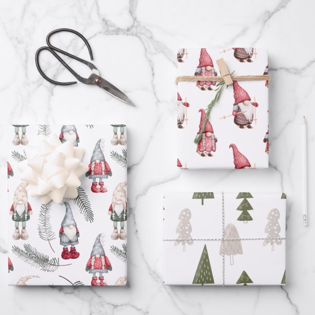 Christmas Gnomes Woodland Pine Geschenkpapier Set (Vorderseite)