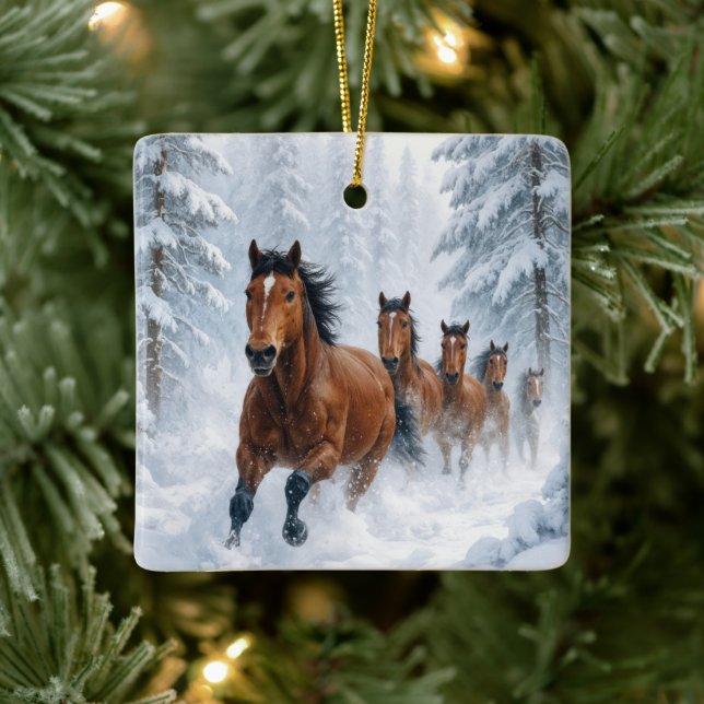Christmas Horses Running Through a Snowy Forest Keramikornament (Baum)
