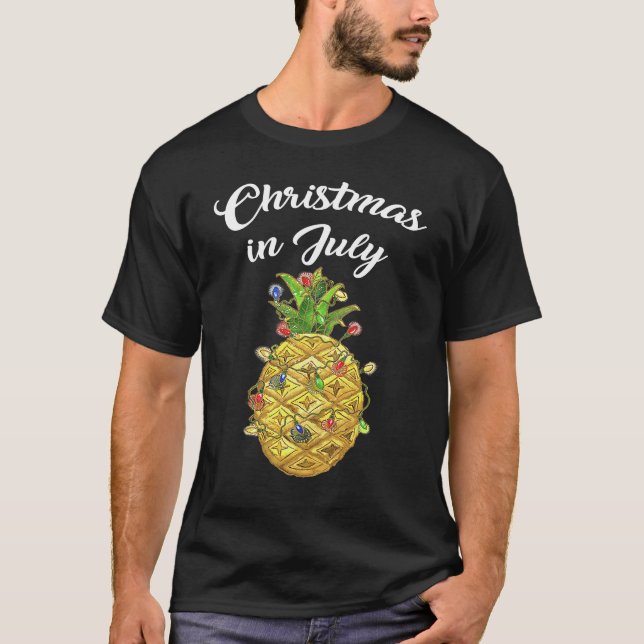 Christmas In July Pineapple Xmas Tree Lights Beach T-Shirt (Vorderseite)