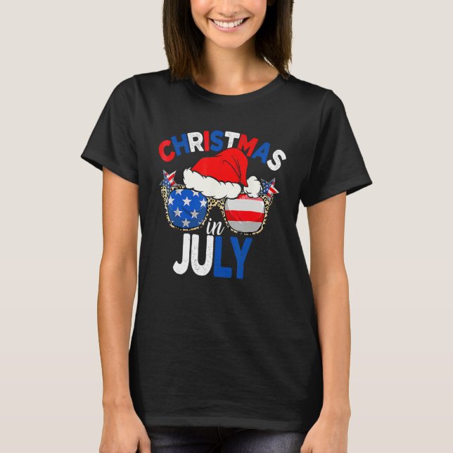 Christmas In July Summer Patriotic USA Santa Hat 4 T-Shirt (Vorderseite)