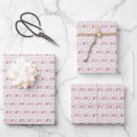 Christmas Joy Red Wrapping Paper Geschenkpapier Set<br><div class="desc">Bringen Sie Freude an den Ferien mit diesem modernen Design. Was könnte mehr Weihnachten sein als ein roter Ball mit JOY in der Mitte. Wrap dein ganzes Geschenk,  ob für deine große Tante,  Neffe oder Nichte. Feiern Sie das Gute im Leben.</div>
