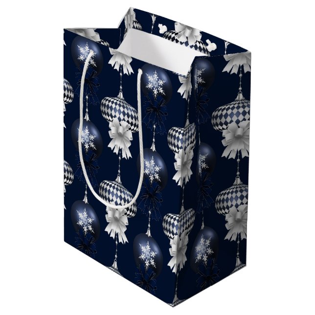 Christmas Navy Bow Velvet Pattern Mittlere Geschenktüte (Rückseite Schrägansicht)