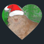 Christmas Orange Tabby Kitty Cat Herz-Aufkleber<br><div class="desc">Orangentisch in Weihnachtsmannmütze</div>