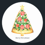Christmas Pizza Slice Runder Aufkleber<br><div class="desc">Illustration eines Pizzaschnitzes in Form eines Weihnachtsbaumes,  der mit Grüntönen,  Oliven und Tomatenscheiben geschmückt und mit einem Stern überzogen ist.</div>