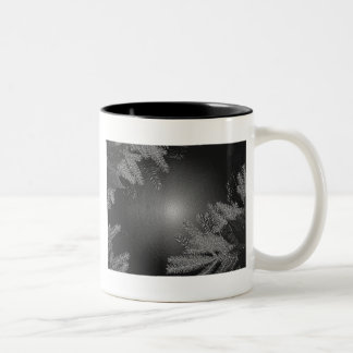Christmas Poinsettia Black and Grey II Zweifarbige Tasse