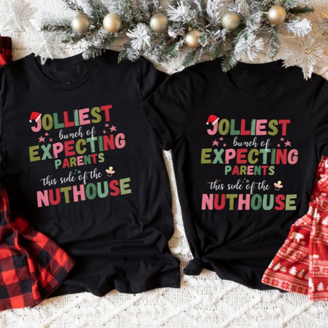 Christmas Pregnancy Announcement Matching Couple  T-Shirt (Von Creator hochgeladen)