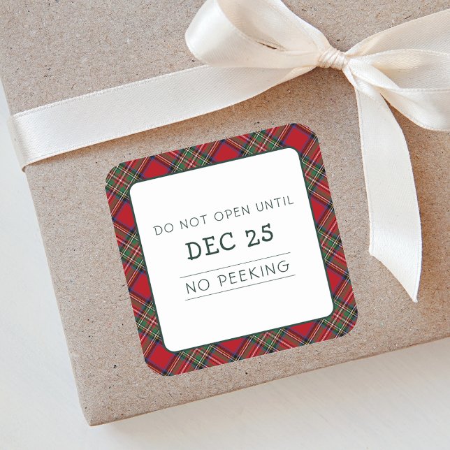 Christmas Red Green Kariert Stewart Tartan Quadratischer Aufkleber (Rustic Plaid Do Not Open Stewart Tartan Square Sticker)