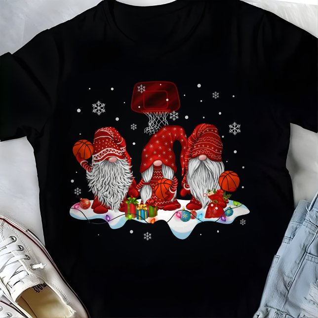 Christmas Santa Basketball Player Red Gnomes T-Shirt (Von Creator hochgeladen)