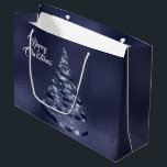 Christmas Shiny Blue Ribbon Tree Sparkle Große Geschenktüte<br><div class="desc">Weihnachten Shiny Blue Ribbon Tree Sparkle Große Geschenktasche. Einzigartiges,  schönes,  stilvolles Design. Leicht personalisiert zu sein. Schriftart Stil,  Größe und Farben können geändert werden. Matching-Elemente sind verfügbar.</div>
