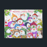Christmas Snowmans Doormat Fußmatte<br><div class="desc">Weihnachtstürme mit Happy Snowmans Frohe Weihnachtsfeier Party Funny Zeichnend Snowman Feier Doormat - oder wählen / Fügen Sie Ihren einzigartigen Text / Schriftart / Farbe - Machen Sie Ihre besondere Weihnachtsgeschenke - Umformen und verschieben oder entfernen und hinzufügen Elemente / Bild mit Anpassungs-Tool ! - Zeichn und Design von MIGNED....</div>