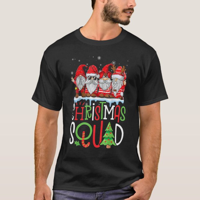 Christmas Squad Gnomes Buffalo Plaid Red Family Ma T-Shirt (Vorderseite)