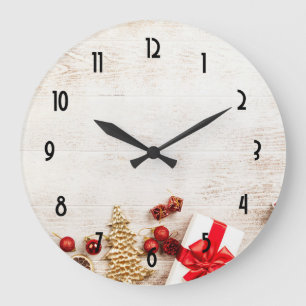 Christmas Themed Items on a Rustic Wooden Board Große Wanduhr