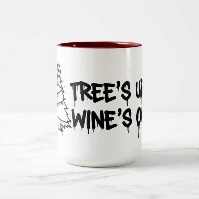 Christmas Tree and Wine Design Zweifarbige Tasse (Mittel)