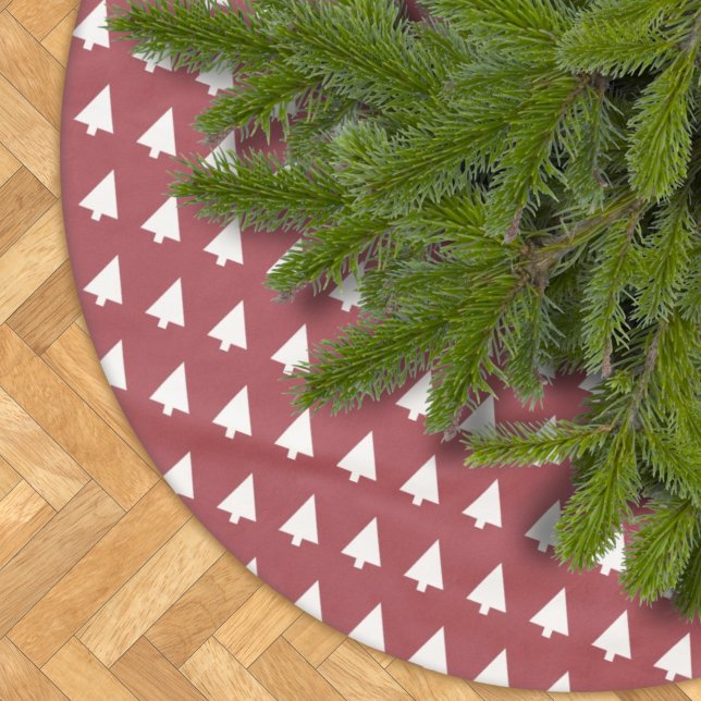 Christmas Tree Pattern Geometric | Scandi Dark Red Polyester Weihnachtsbaumdecke (Geometric Scandi Christmas tree skirt by Guava, featuring bold modern design in dark burgundy red)