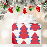 Christmas Tree Red Blue White Geschenkpapier<br><div class="desc">Verändern Sie Ihre Weihnachtswünsche mit diesem modernen Weihnachtsdesign. Noch immer mit den traditionellen saisonalen Farben verwendet dieses Design rot-weiß und blau. Der rote Baum hat Dekorationen davon. Moderne und einfache Weihnachten.</div>