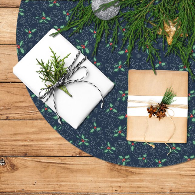 Christmas tree skirt, holly and snowflakes on blue polyester weihnachtsbaumdecke (Von Creator hochgeladen)