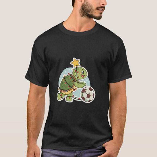 Christmas Turtle with Soccer Ball T-Shirt (Vorderseite)