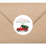 Christmas Vintage Red Truck Runder Aufkleber<br><div class="desc">Ein rustikaler niedlicher roter LKW, der mit dem Weihnachtsbaum in diesem Jahr aus dem Wald oder dem Weihnachtsbaum zurückkehrt. Einfaches Lieferwagen-LKW, klassisches antikes Finish, schwarze Reifen und ein hellgrüner immergrüner Weihnachtsbaum im Hintergrund. Eine großartige Vorlage mit Rücksendeadresse und Familienname. Dieses Design bietet Weihnachtswasserfarbe Vintagen roten LKW, Weihnachtsfeiern Rücksendeadressen-Aufkleber, rustikale Winterschlichte...</div>