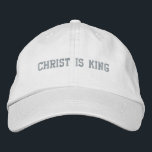 Christus ist König mit Kreuz Bestickte Baseballkappe<br><div class="desc">Stickiger Christus ist König vorne.</div>