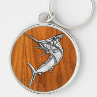 Chrom mag Speerfisch auf Teakholz-hölzernem