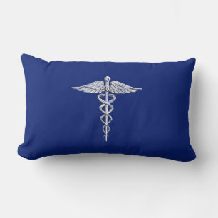 Chrom wie Caduceus Medical Symbol auf blauem Dekor Lendenkissen