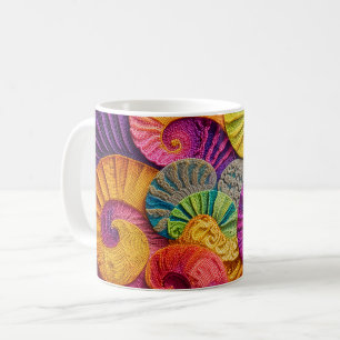 Chromatische Muscheln: Lebendiges Spiralmosaik Kaffeetasse