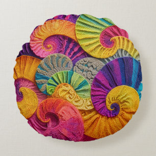 Chromatische Muscheln: Lebendiges Spiralmosaik Rundes Kissen