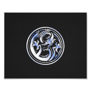 Chrome Dragon Wappen auf Carbon Fibre Print Fotodruck
