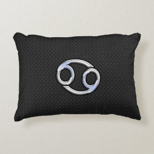 Chrome like Cancer Zodiac-Zeichen auf schwarz Zierkissen