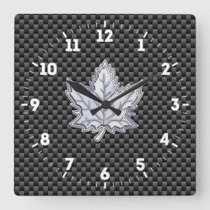 Chrome like Maple Leaf on Carbon Fibre schwarz auf Quadratische Wanduhr