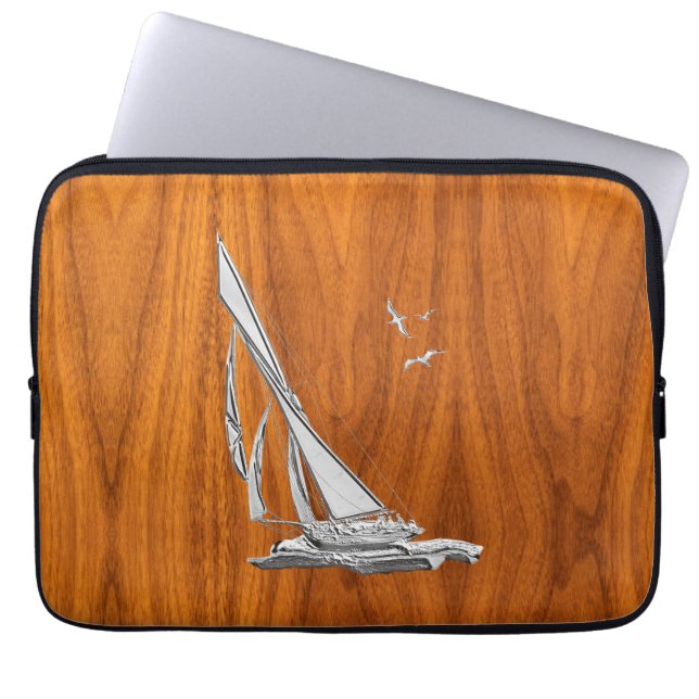 Chrome Regatta Sailboat on Teak Veneer Styles Laptopschutzhülle (Vorderseite)