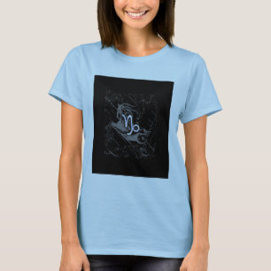 Chrome Style Capricorn Zodiac-Zeichen auf Hevelius T-Shirt