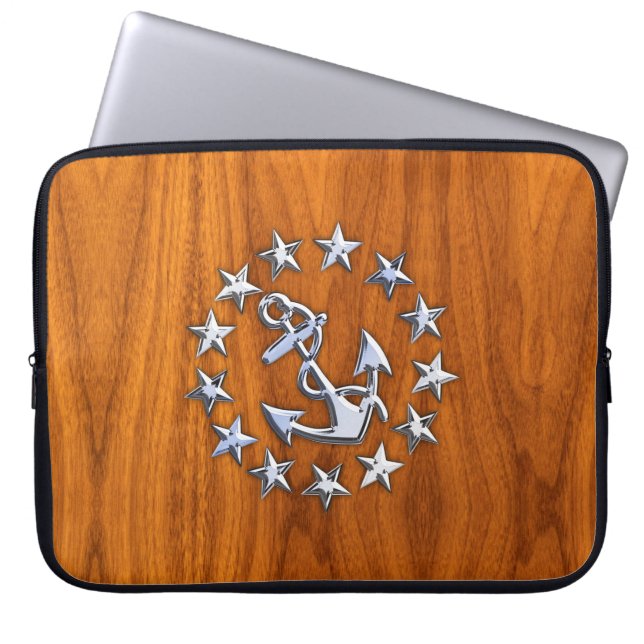 Chrome Yacht Flag auf Nautical Teak Wood Print Laptopschutzhülle (Vorderseite)