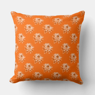 Chrysanthemum Pattern - Orange Kissen