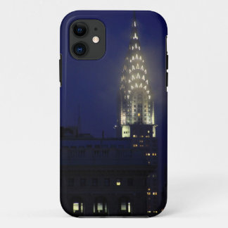 Chrysler-Gebäude-Lit oben an der Dämmerung im Case-Mate iPhone Hülle