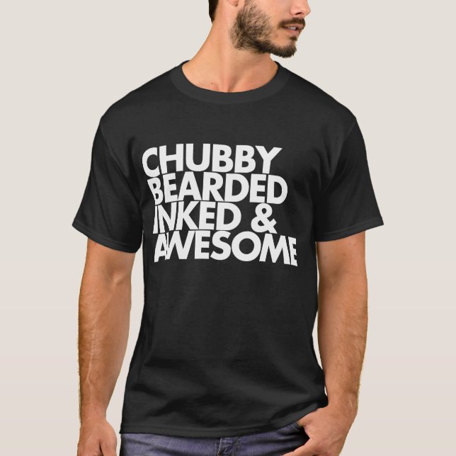 Chubby bärtiges mit Tinte geschwärztes und T-Shirt (Vorderseite)