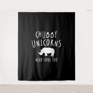 Chubby Unicorns brauchen auch Liebe - Gesamtgrundl Wandteppich