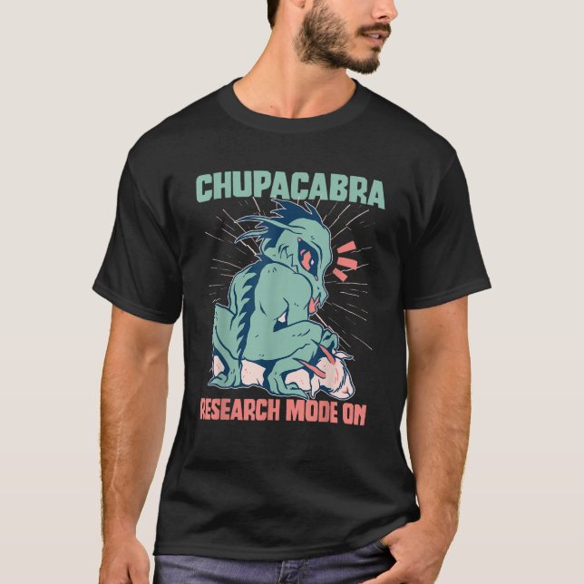 Chupacabra Season Halloween T-Shirt (Vorderseite)