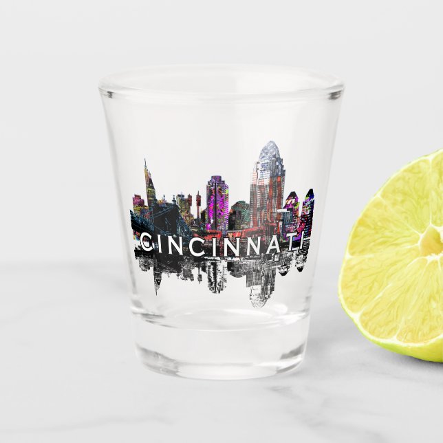 Cincinnati, Ohio in Graffiti Shot Glass Schnapsglas (Vorderseite)