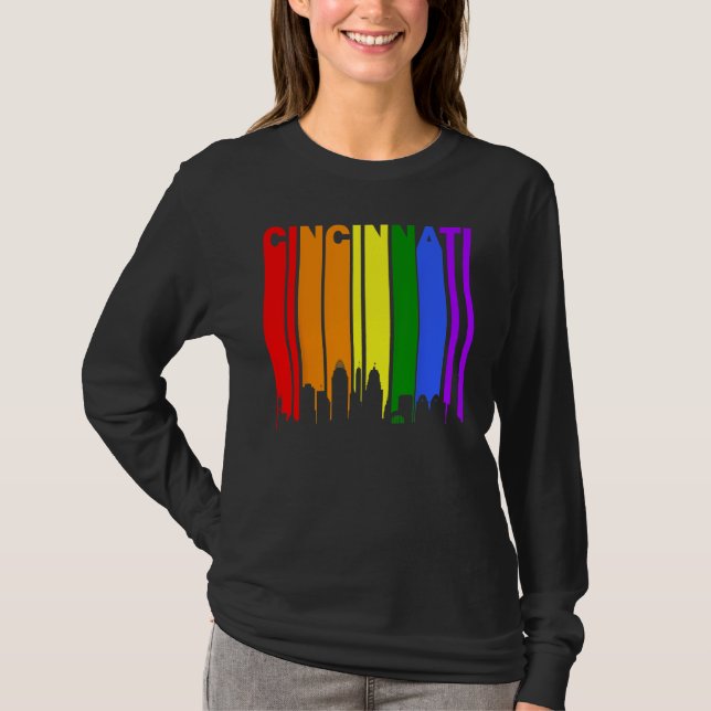 Cincinnati Ohio LGBTQ Gay Pride Rainbow Skyline T-Shirt (Vorderseite)