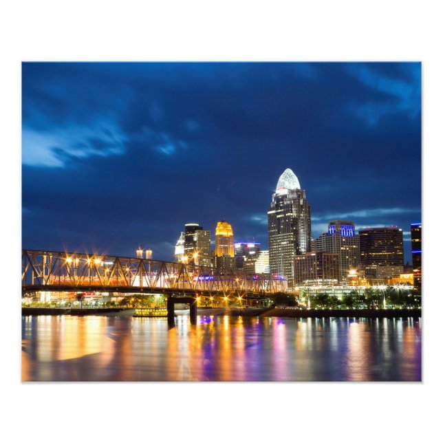 Cincinnati Skyline in der Nacht Fotodruck (Vorne)