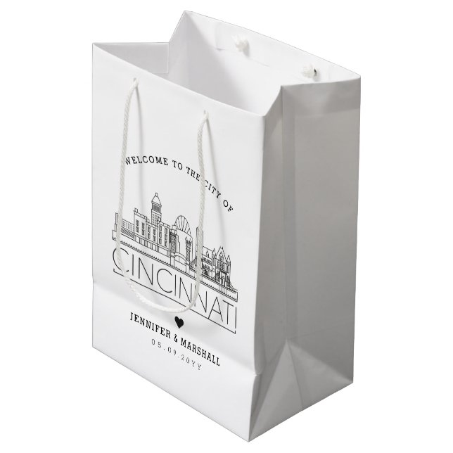 Cincinnati Wedding | Medium Gift Bag Mittlere Geschenktüte (Vorderseite Schrägansicht)