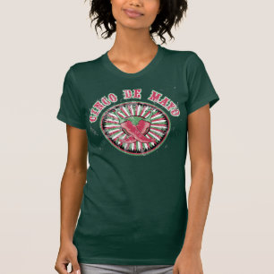 Cinco de Mayo mit Paprikaschoten und Streifen T-Shirt