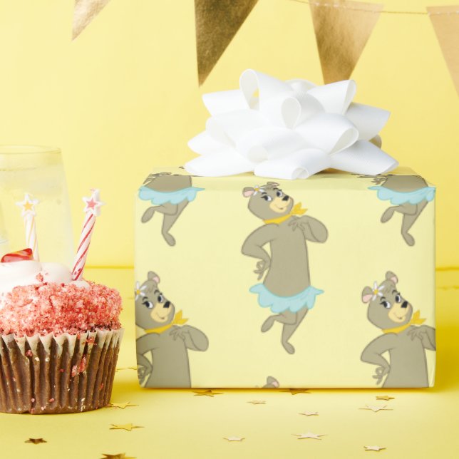 Cindy Bear Playful Pose Geschenkpapier (Geburtstagsparty)