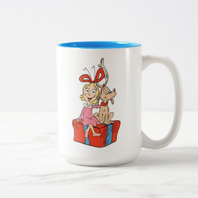 Cindy Lou Who and Max on a Present Zweifarbige Tasse (Rechts)