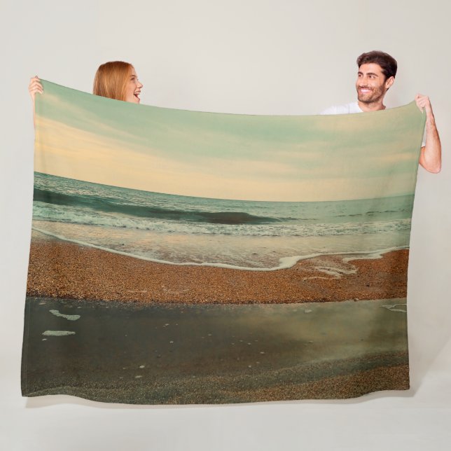 Cinematic Beach Seascape Vintage Ocean Waves Fleecedecke (Beispiel)