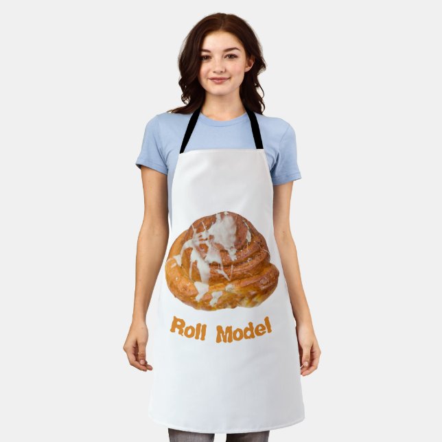 Cinnamon Bun Roll Model Schürze (Getragen)