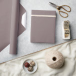Cinnamon Slate Red Solid Color Geschenkpapier<br><div class="desc">Vollfarbiges Papier in einer großen Farbvielfalt für alle Ihre Hochzeitsgeschenke und Duschgeschenke. Die Farben für 2025 sind dunkel und fett,  und das ist es,  was Sie in meinen neuesten Designs mit Farbnamen von verschiedenen Designfirmen finden werden.</div>