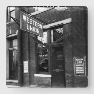 Circa 1925 Fernschreiber-Stations-alten Schwarzen Quadratische Wanduhr